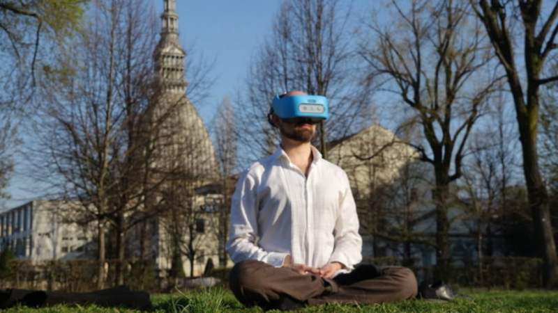 Това е първият човек, който живя 30 дни във виртуална реалност (ВИДЕО)
