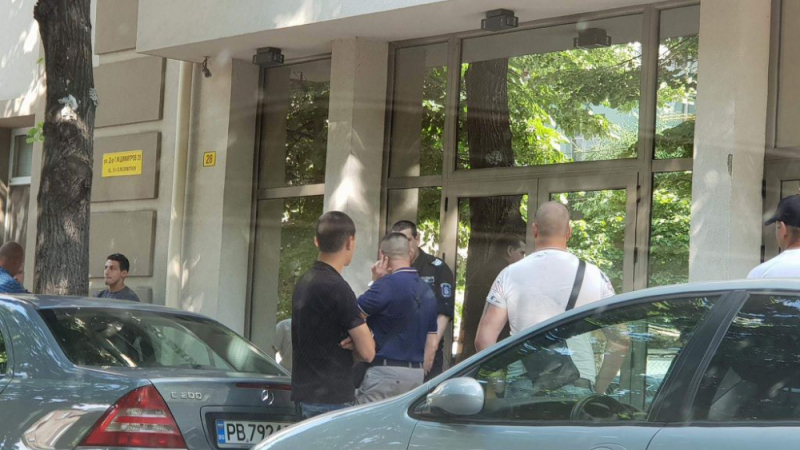 Колеги на Ангел, заклал полицая Добромир заради фаталната дознателка Люба, с ексклузивни разкрития пред БЛИЦ за военния (СНИМКИ)