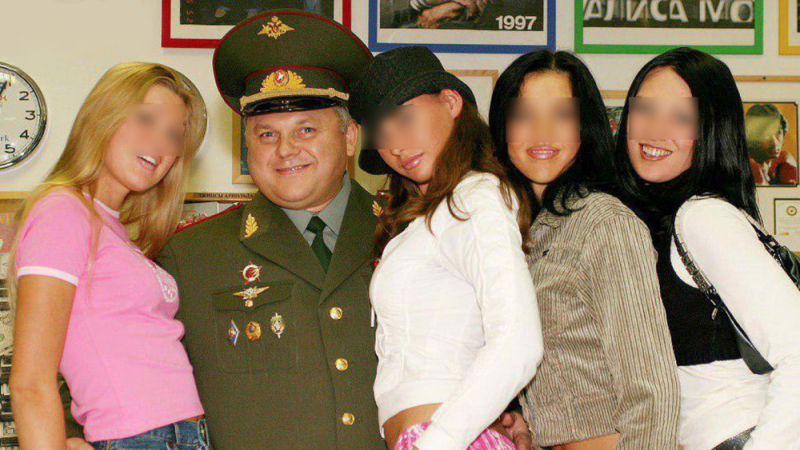 Проститутка извъртя голям номер на генерал от казашките войски с американски паспорт