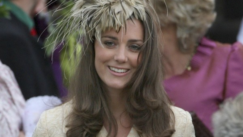 Кейт Мидълтън направи трик с тоалета си на кралската сватба, заради който на Острова полудяха по нея (СНИМКИ)