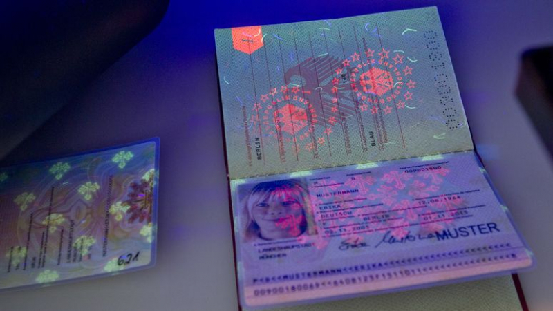 Times: Британците се запасяват с германски паспорти, преди да приключи Брекзит  
