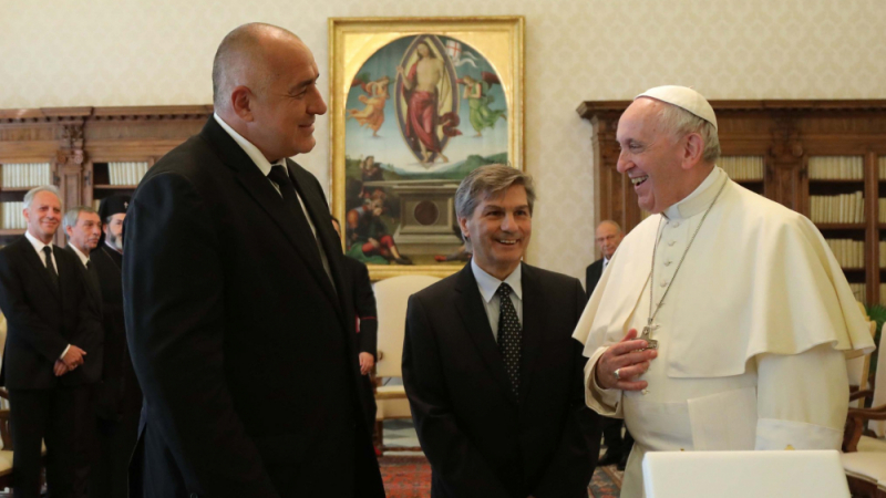 Борисов показа уникални СНИМКИ от аудиенцията му при папата