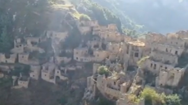 Впечатляващи кадри: Заснеха от въздуха мистично дагестанско село-призрак (ВИДЕО)