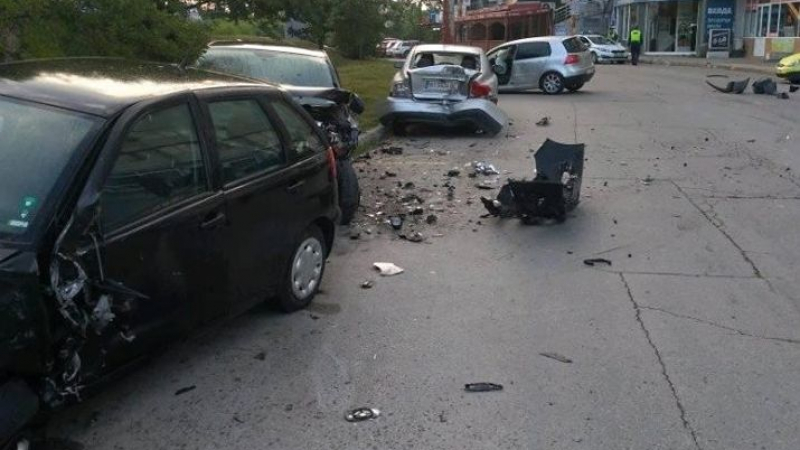 Ето какво се случва с фиркания шофьор, помел три паркирани коли в Търново 