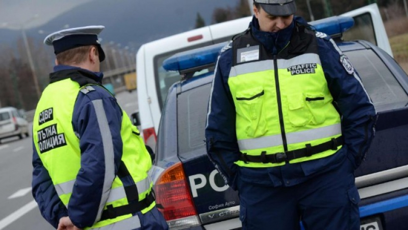 Мъж преби полицай в Дупница, след като катастрофира