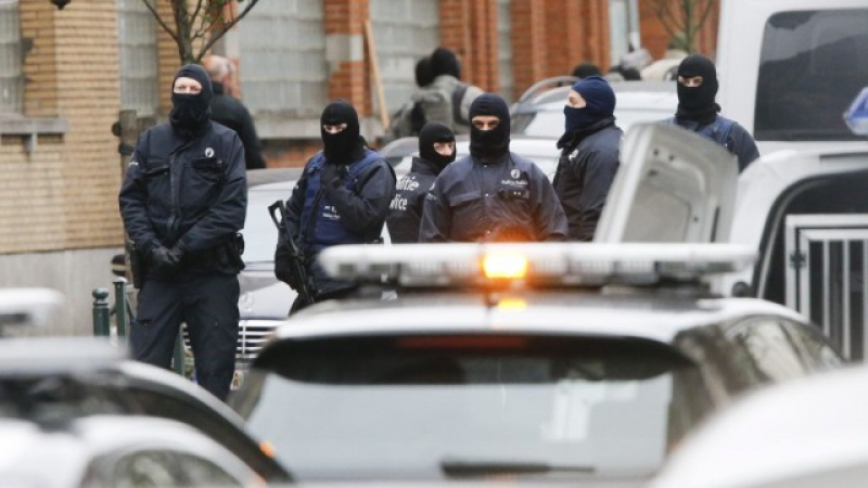 Пак терор в Белгия: Крясъци "Аллах Акбар", стрелба и двама убити полицаи насред Лиеж, джихадистът е отвлякъл жена!