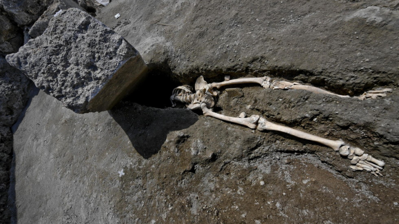 Уникална археологическа находка на 2000 г. от Мъртвия град (СНИМКИ)