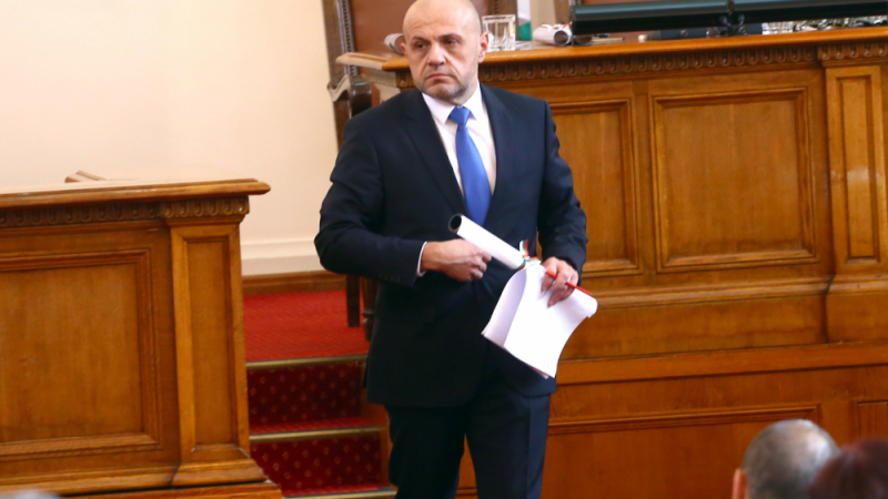 Томислав Дончев посече Манолова, ако откаже дебат с Фандъкова: Това е служебна загуба