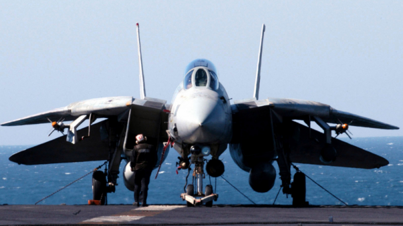 The National Interest: Русия и Китай заставиха ВМС на САЩ да съжаляват за бракуването на F-14 Tomcat 
