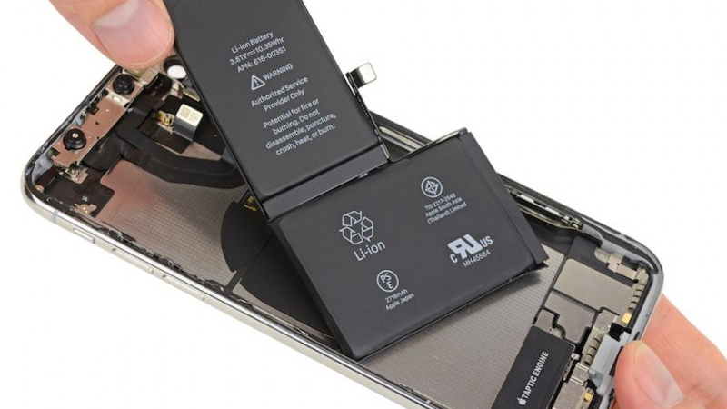 Как трябва да зареждаме iPhone-а си и кога е нужна смяна на батерията СНИМКИ
