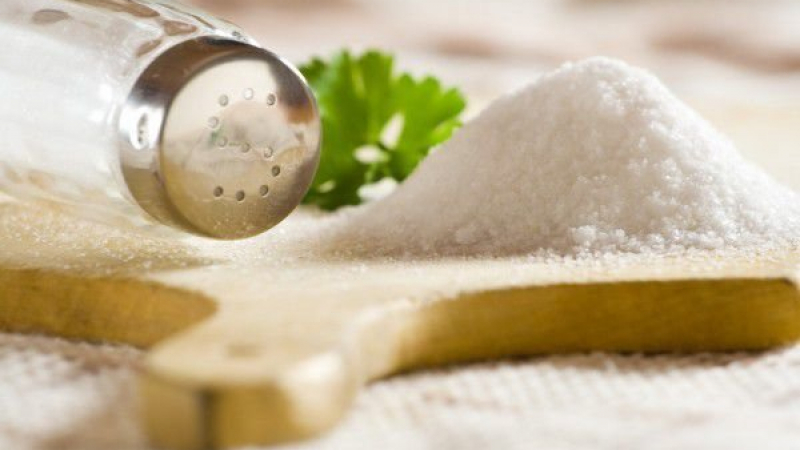 9 признака, че тялото ви е пренаситено със сол и затова задържате вода (СНИМКИ)