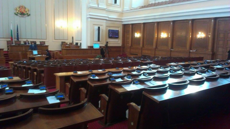 Депутатите натрупаха над 2000 отсъствия, ето за какво са липсвали от парламента 