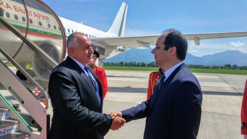 Бойко Борисов пристигна в Тирана (СНИМКА)