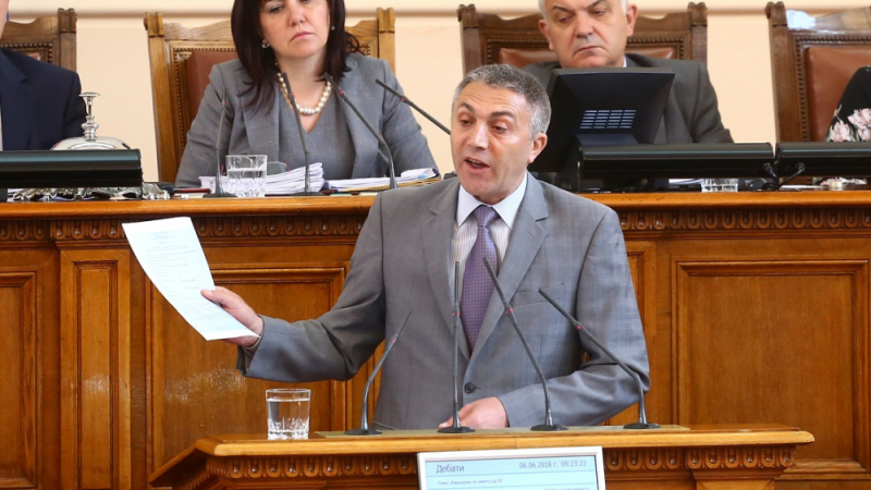 Лидерът на ДПС с първи коментар за пропадналото гласуване на новите министри и дали Ахмед Доган е придобил 70% от ТЕЦ "Варна"