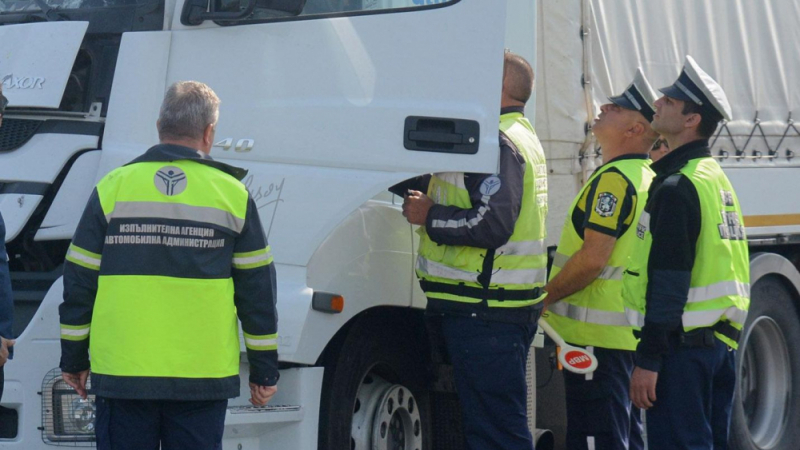 Турско семейство се е ударило в камиона на АМ „Тракия“