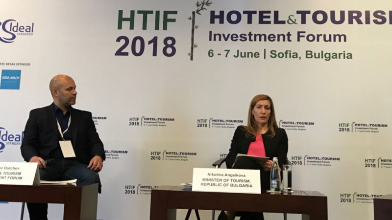 Министър Ангелкова: Леглата в 4- и 5-звездните хотели у нас са се увеличили с 24% за периода 2014-2017  
