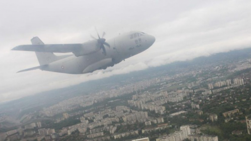 Четири чужди военни самолети полетяха в небето над България