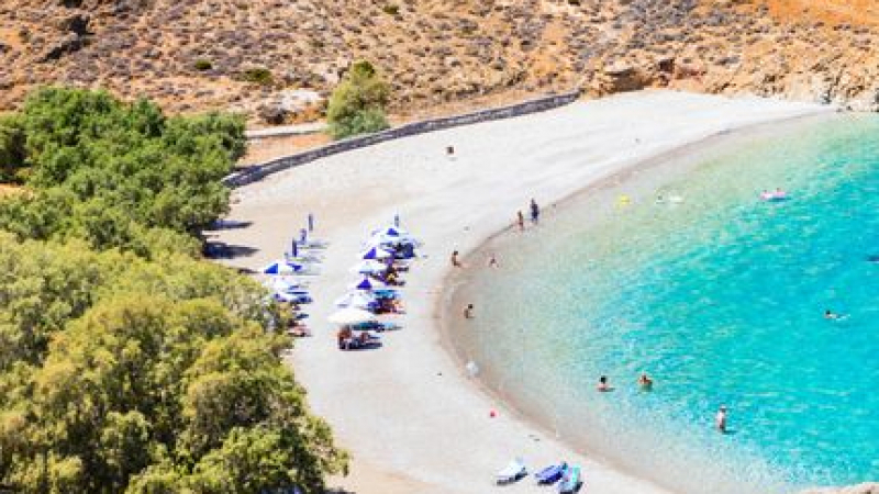 Гръцката полиция започна масови проверки за каравани и палатки до плажoвете 