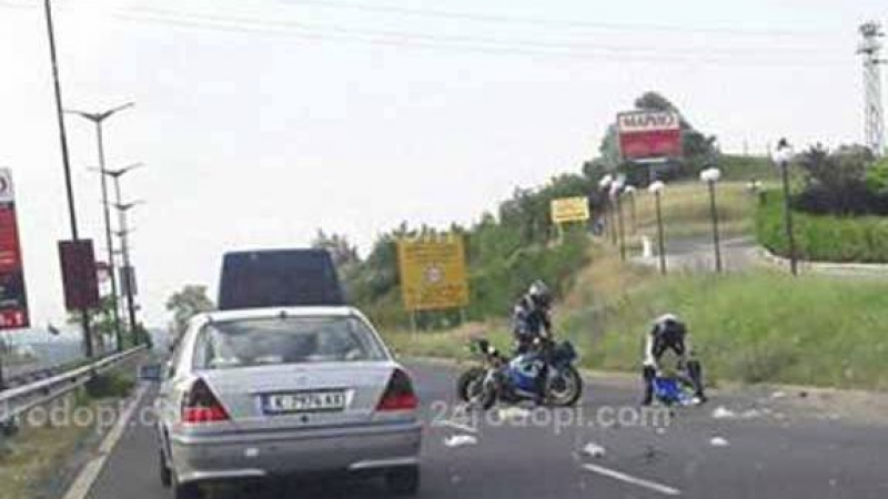 Моторист потроши мощната си машина на пътя Кърджали-Момчилград (СНИМКИ)