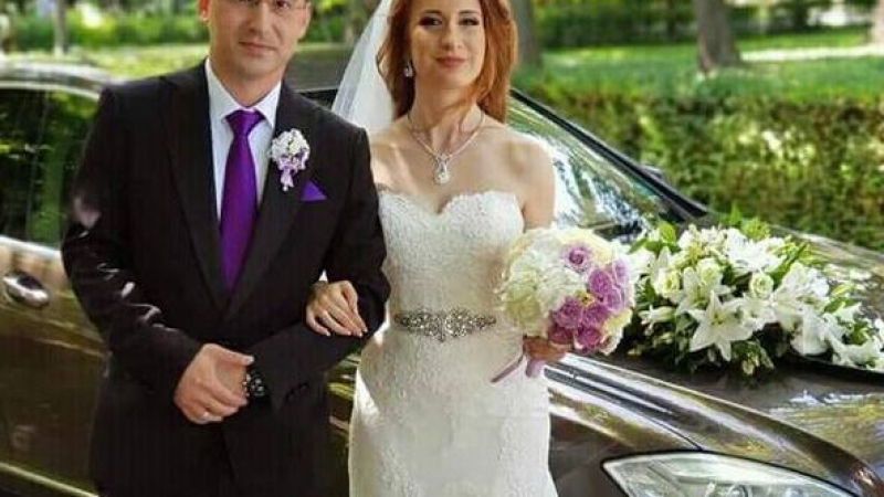 Бургас дълго ще говори за тази сватба! Лидерът на младите в ГЕРБ и половинката му си казаха "ДА" (СНИМКИ)