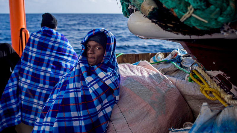 Италия затваря пристанищата си за мигранти, заплаха от конфликт грози съюзници в ЕС