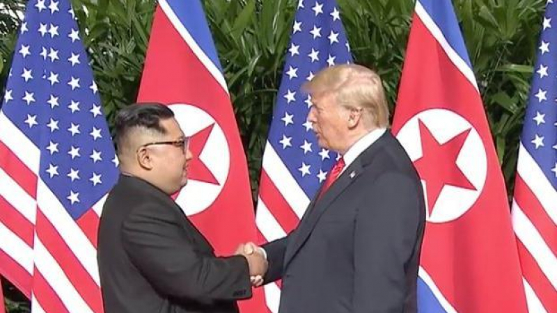 Извънредно: Доналд Тръмп и Ким Чен-ун се срещнаха в Сингапур, ето какво се случи (ВИДЕО)