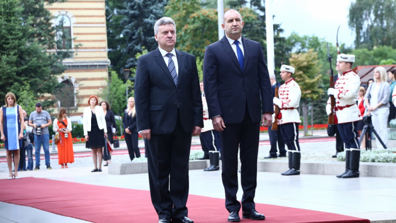 Радев критикува Борисов заради отказа да се види с президента на Македония