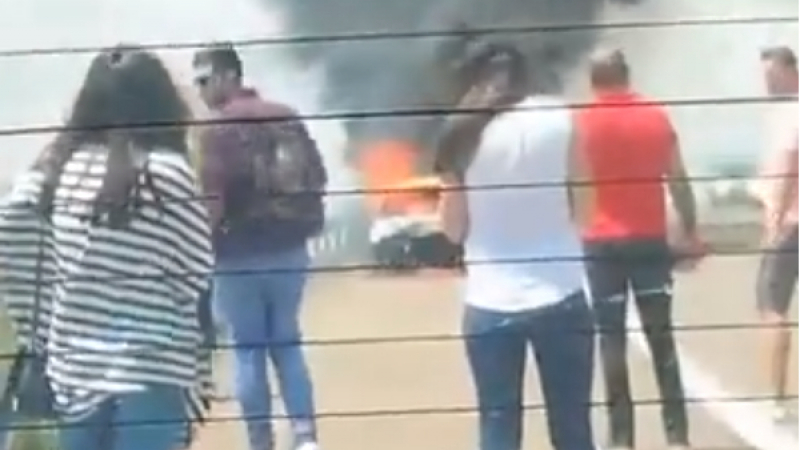 Извънредно! Кола пламна като факла на АМ „Тракия” край Бургас (ВИДЕО)