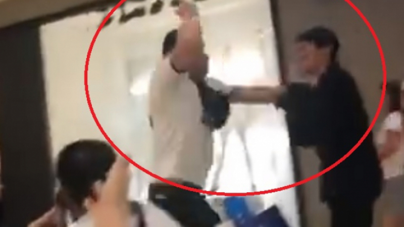 Проговори охранителят, нападнат от бабаит с нож в столичен мол