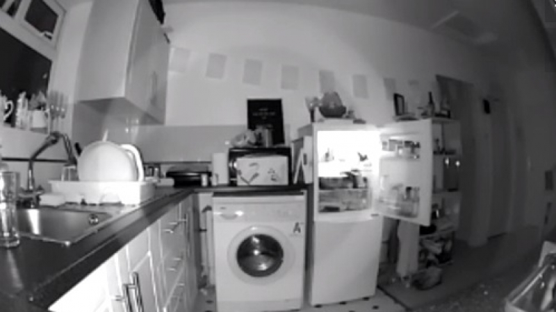Мъж засне плашещи неща, които се случват в къщата му след смъртта на баба му (ВИДЕО)