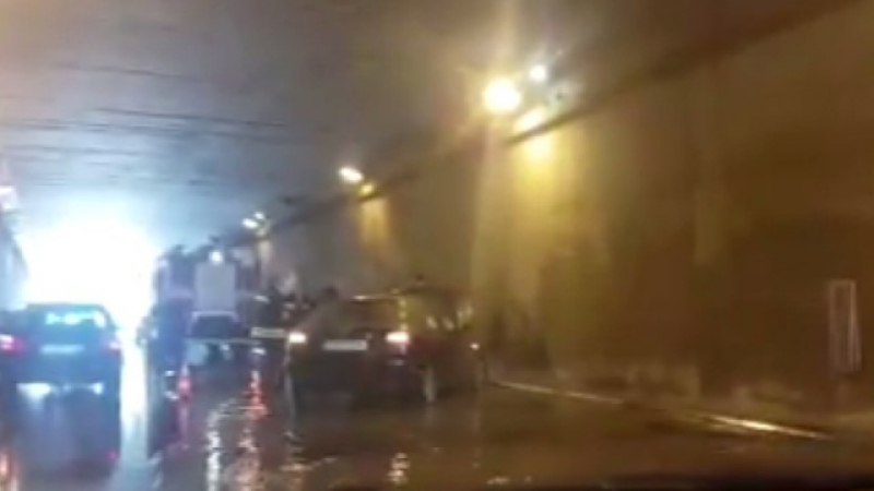 Мистериозна случка в тунела на "Лъвов мост" шокира столичани! Кола изчезна безследно, след като... (СНИМКИ)