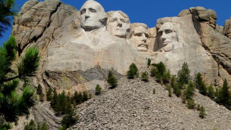 Как образите на четиримата американски президента се появиха върху една скала? (ВИДЕО)