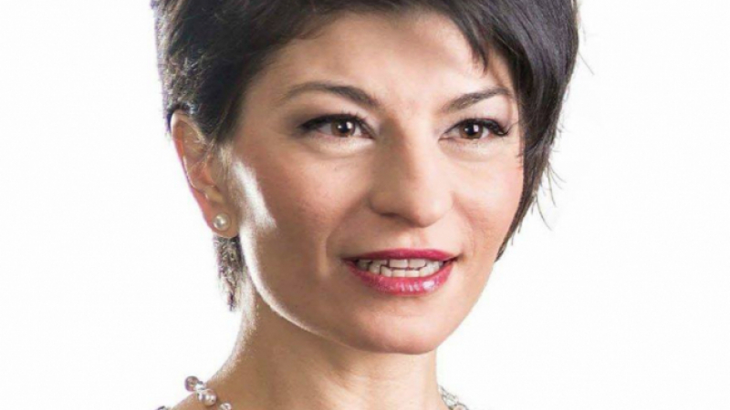 Десислава Атанасова в остър спор с депутат от БСП в ефир!