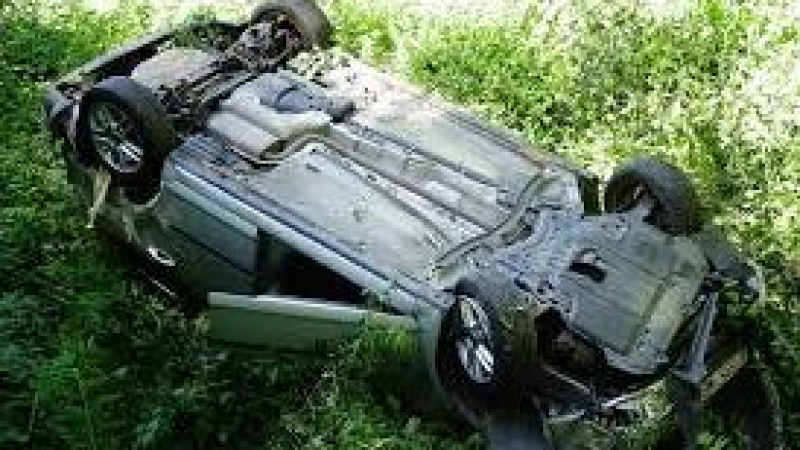 Кола падна в пропаст до несебърско село, има пострадали