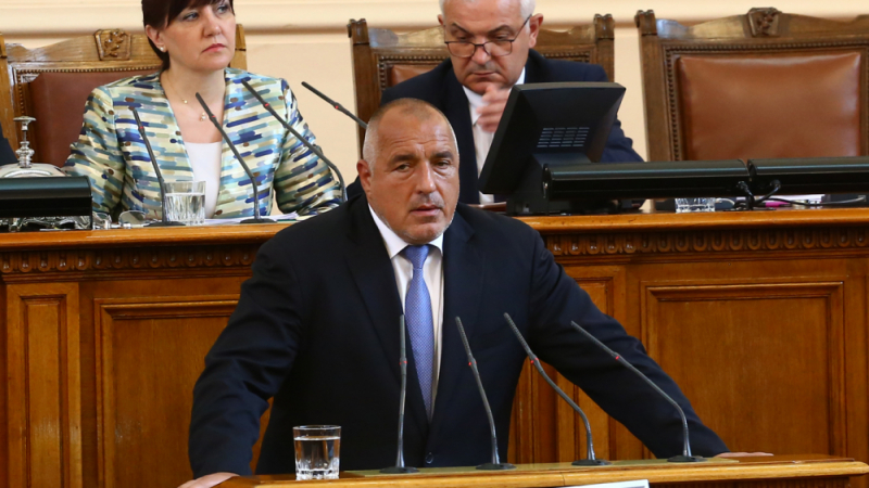 Борисов по спешност в парламента след жесток скандал с Нинова 