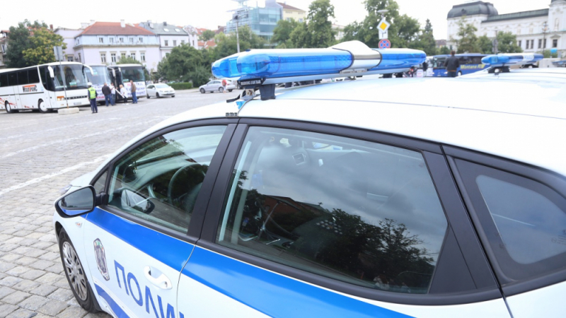 Полицаи във Варна хванаха шофьор с дрога, той им предлoжи 120 лева подкуп 