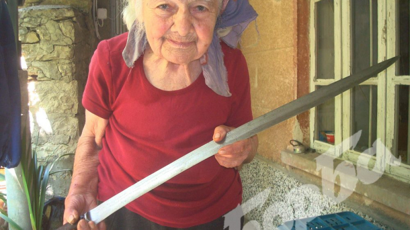 85-годишната баба Каля от Ново село пази много ценна реликва, заради която всички ще й завидят 