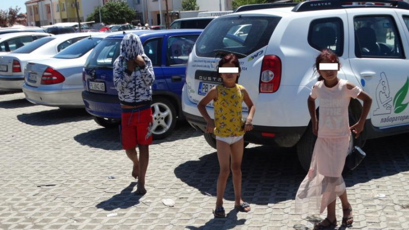 В Пловдив до Руския пазар е страшно: Малчугани разбиват и обират колите ви за секунди 