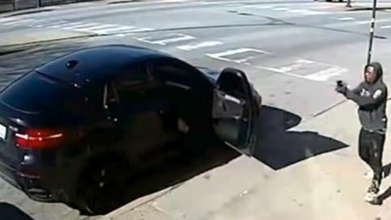 Какво се случва, когато гангстери отмъкват BMW X6 от полицай в Чикаго (ВИДЕО)