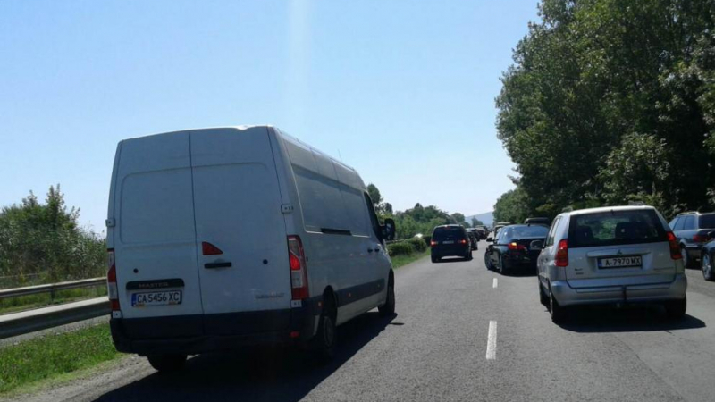 Акция на „Пътна полиция“ блокира пътя за Южното Черноморие