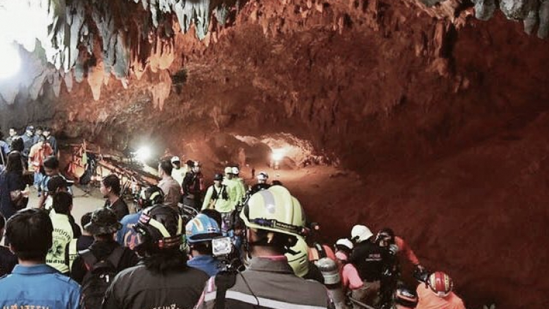 Българин в Тайланд: Спасителната операция в пещерата започна, пазят я в тайна! (ВИДЕО)