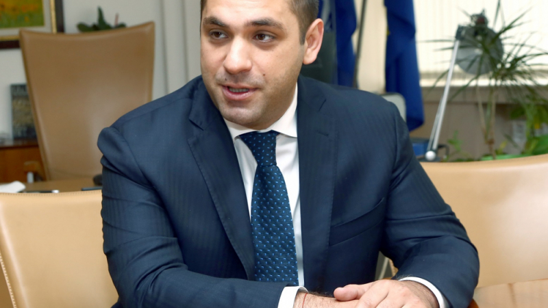 Министър Караниколов разкри истинската цел на държавните бензиностанции