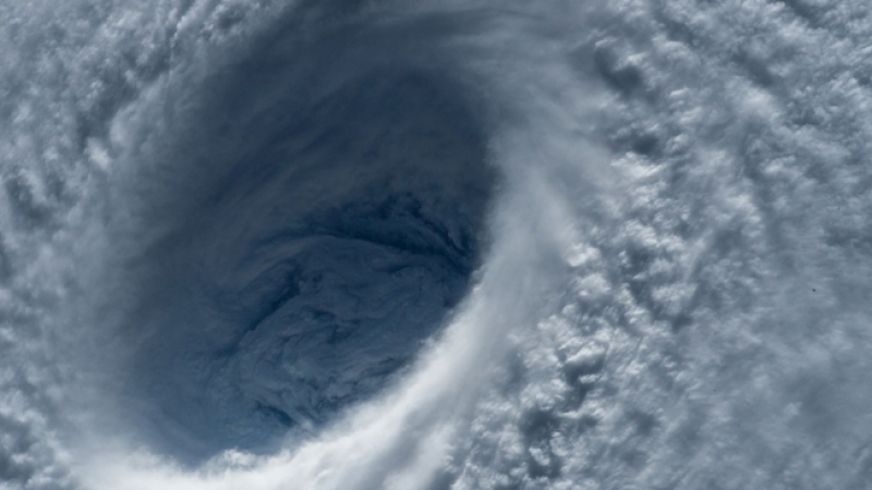 Супертайфунът "Мария" помита Тайван и Китай с 200 км/ч