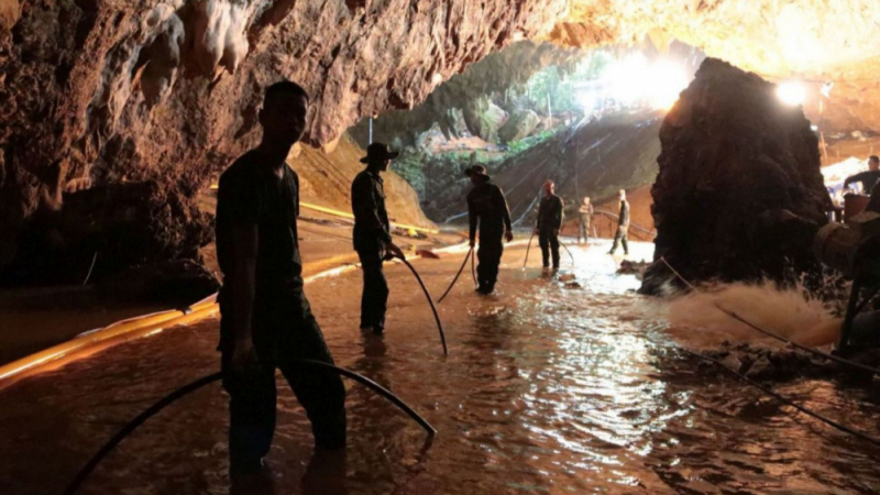 Световните агенции предадоха още една страхотна новина от пещерата в Тайланд