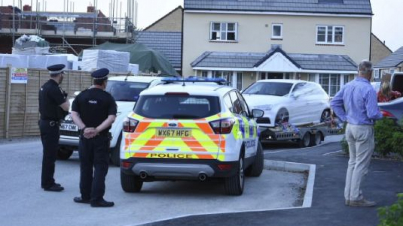 Британските власти търсят следи от смъртоносната отрова "Новичок" в трети град (СНИМКИ)