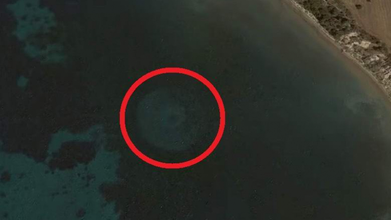 Тайнствен кръгъл обект бе забелязан в крайбрежните води на Солун (ВИДЕО)