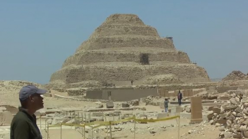 Египетски археолози със сензационна находка на 2500 години под пясъка в некропола Саккара (ВИДЕО)