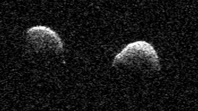 Астероид, открит през изминалата година, се оказа нещо далеч по-интересно (ВИДЕО)