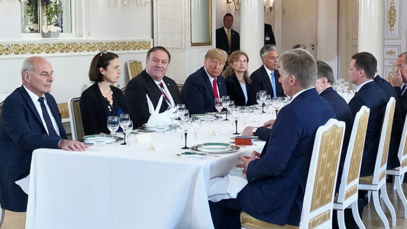 Двучасовата среща на четири очи между Путин и Тръмп приключи, а американският лидер отсече, че... (СНИМКА/ВИДЕО)