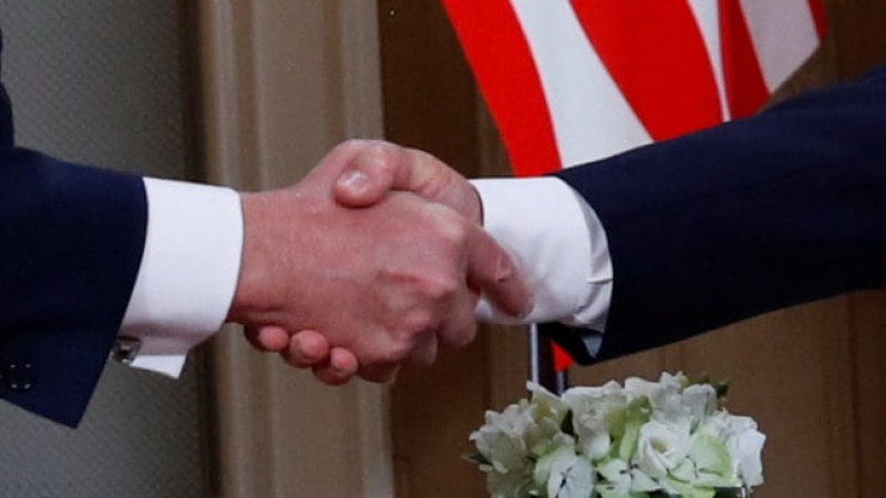 Решаваше се съдбата на света: Първата директна среща между Тръмп и Путин (ОБЗОР)